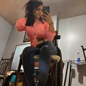 Meet your Posher, Madelyn